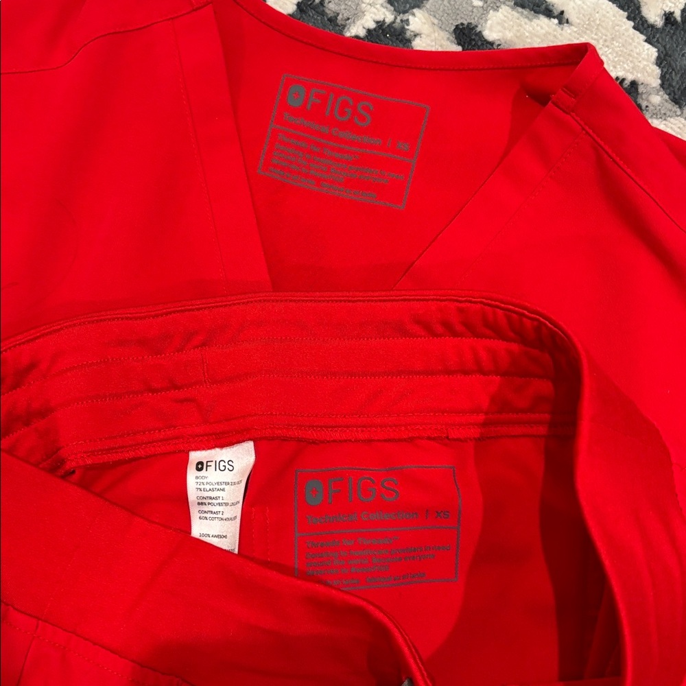 Figs Red Scrub Set - Picture 7 of 7